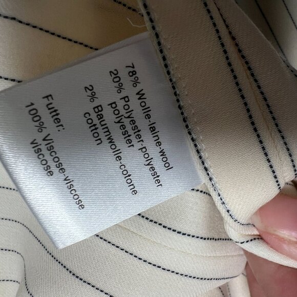 Akris Wool Blend Pinstripe 2-Button Blazer Ivory Cream Black Classic Size 10 - Picture 13 of 16